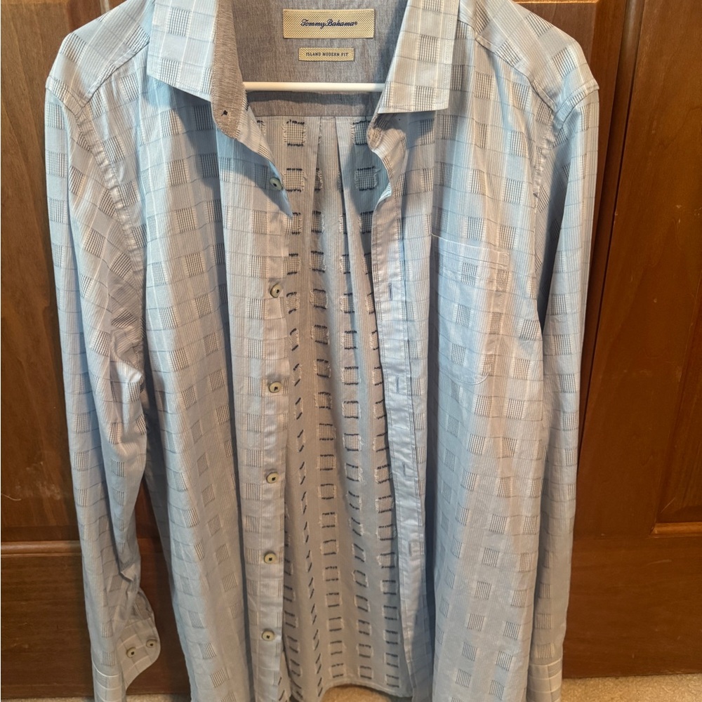 Tommy Bahama Men's Sky Blue Button Down Shirt